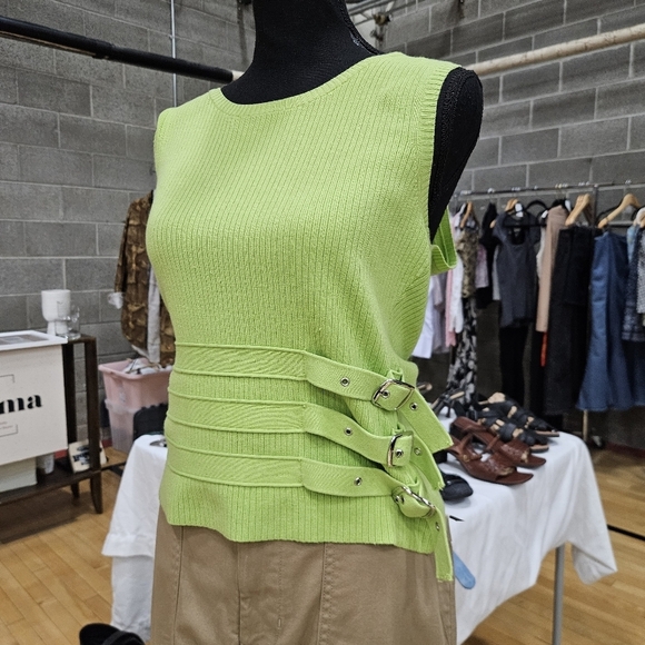 Y2K Vintage Green Buckle Accent Ribbed Tank Top - Picture 1 of 6